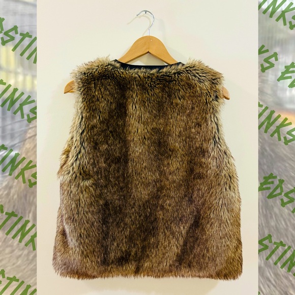 FAUX FUR VEST - Picture 2 of 4